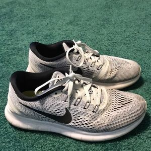 Nike free rn, size 8 women’s shoes.